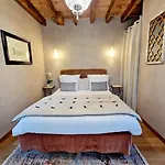 Maison De Jeanne * Sarlat-la-Caneda