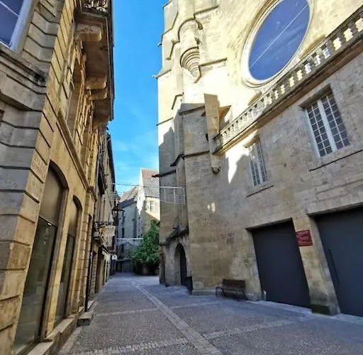 Maison De Jeanne * 萨尔拉拉卡内达