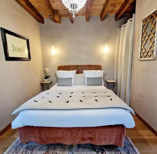 Maison De Jeanne * 萨尔拉拉卡内达