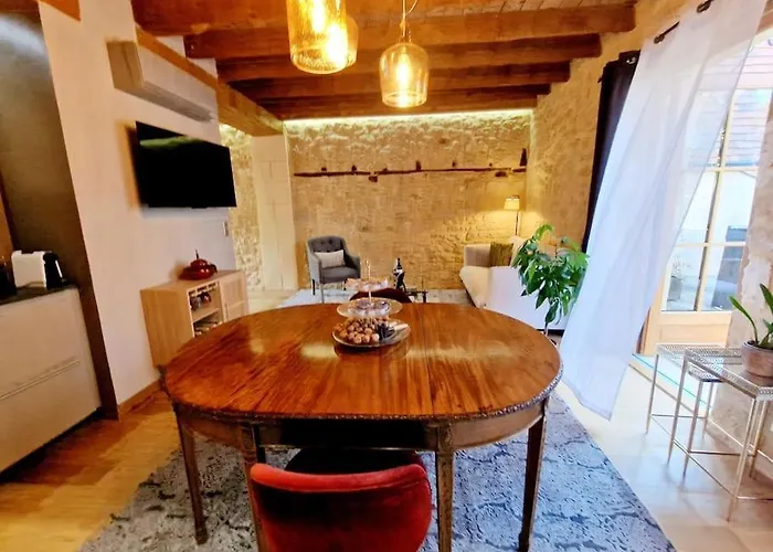 Maison De Jeanne 公寓 *